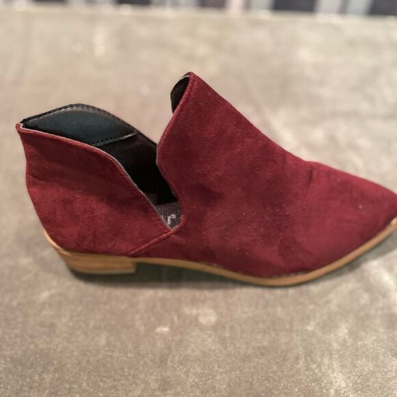 #328 Vegan Suede Burgundy Booties - Picture 6 of 6